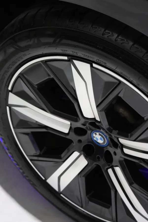 BMW iX xDrive 40 Pack Desportivo 22