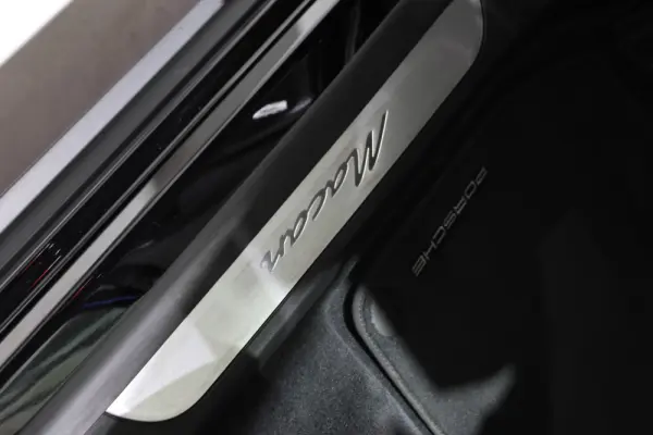 Porsche Macan Electric 18