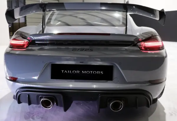 Porsche 718 Cayman 6