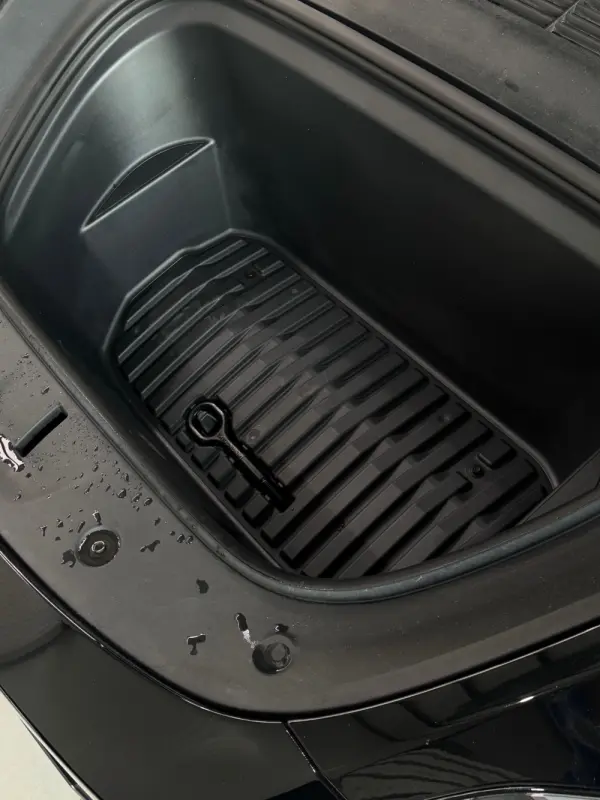 Tesla Model Y Long Range Dual Motor AWD 13