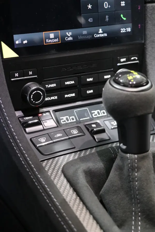 Porsche 718 Cayman 13