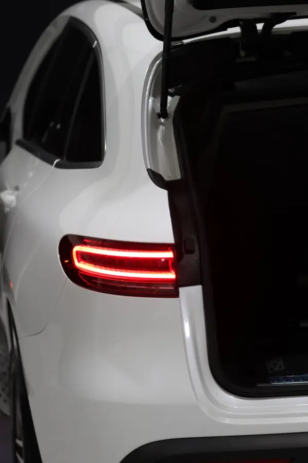 Mercedes-Benz EQC 400 4Matic AMG Line 27