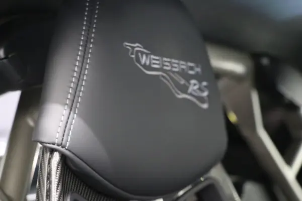 Porsche 718 Cayman 26
