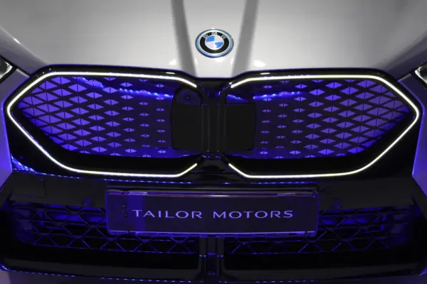 BMW iX2 eDrive20 Pack Desportivo M 6