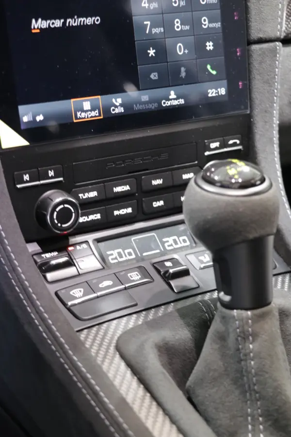 Porsche 718 Cayman 15