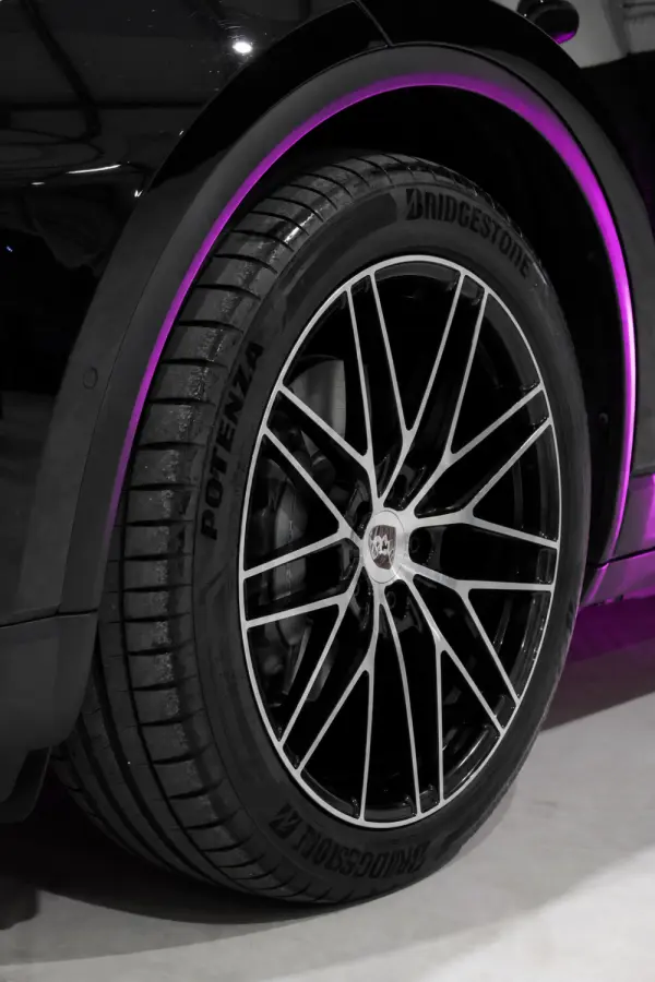 Porsche Macan Electric 5