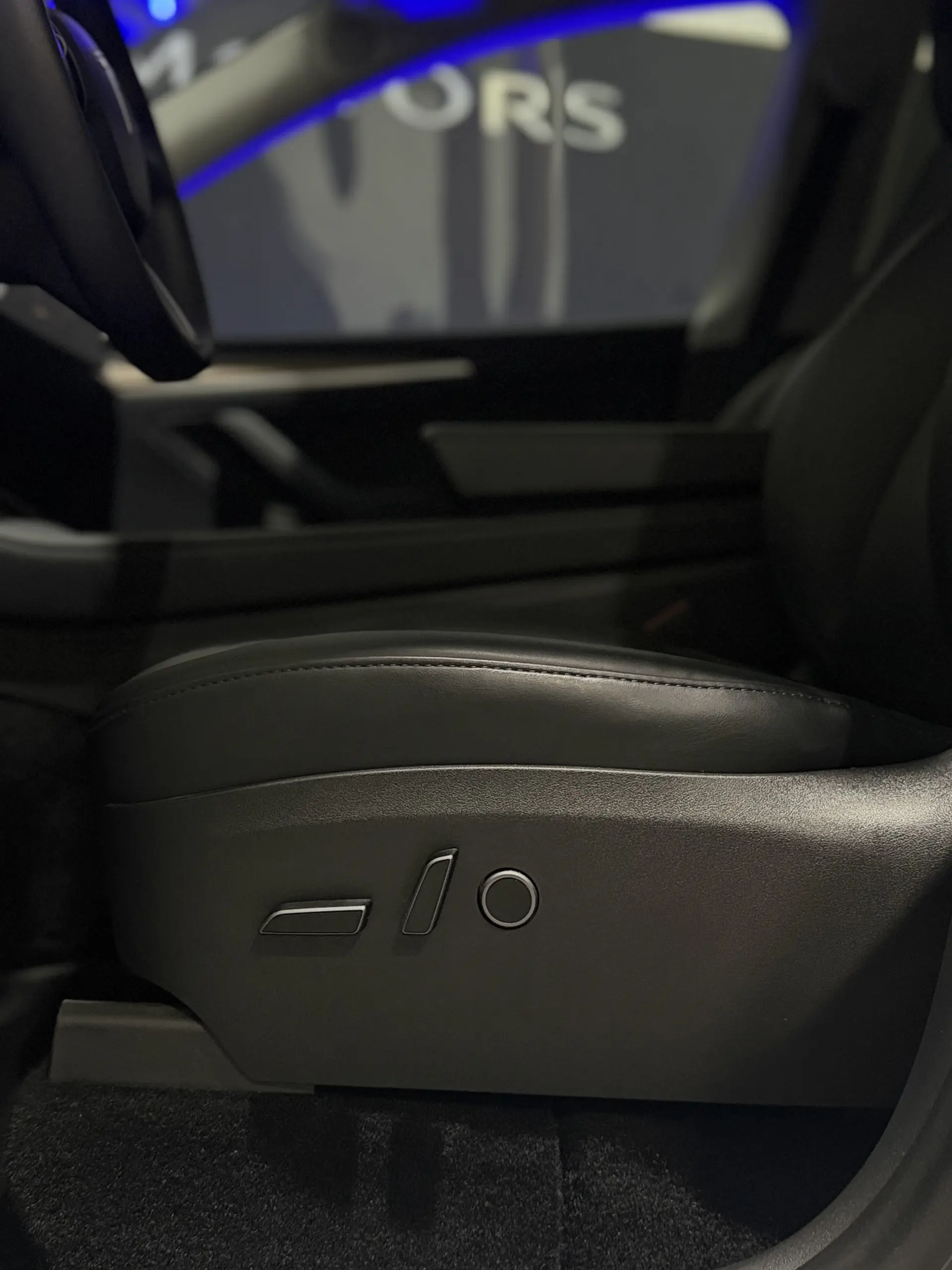 Tesla Model Y Long Range Dual Motor AWD 13