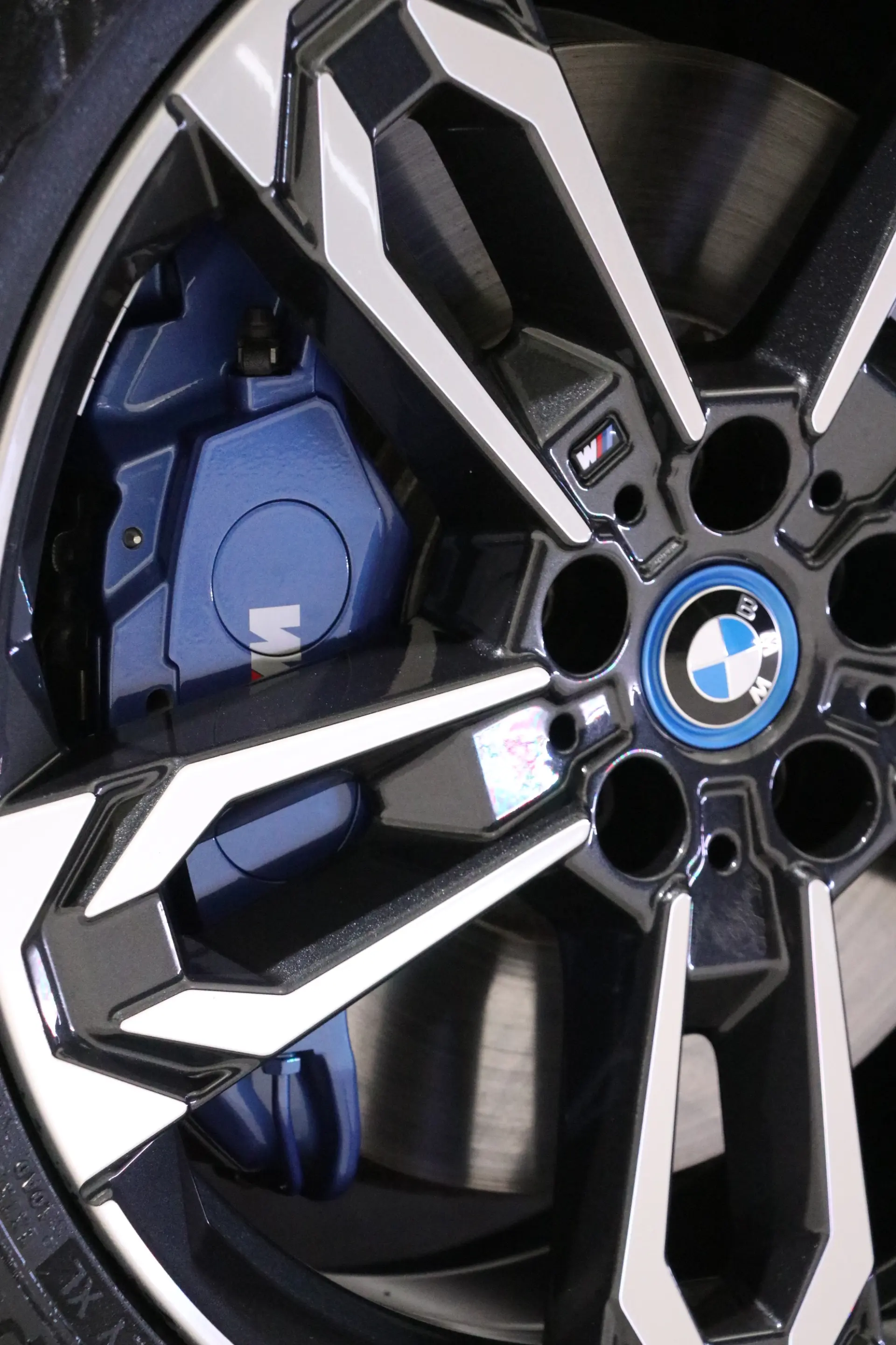 BMW iX2 eDrive20 Pack Desportivo M Pro 19