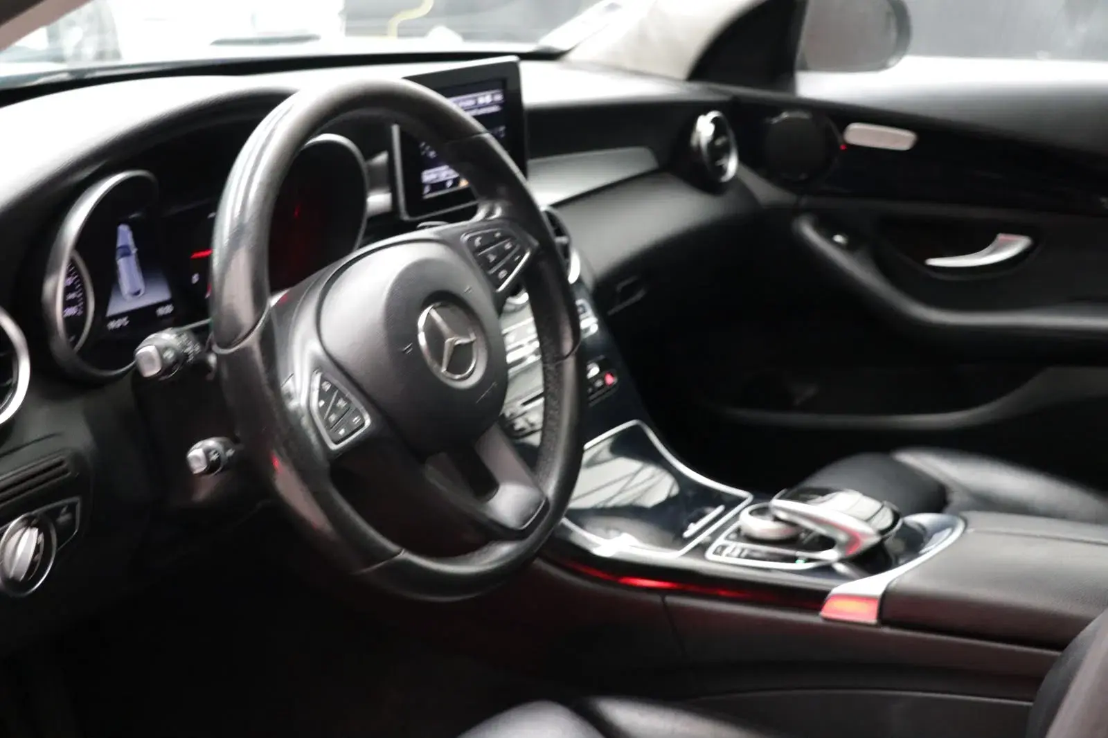 Mercedes-Benz C 220 d 4Matic Station 9G-TRONIC Avantgarde 6