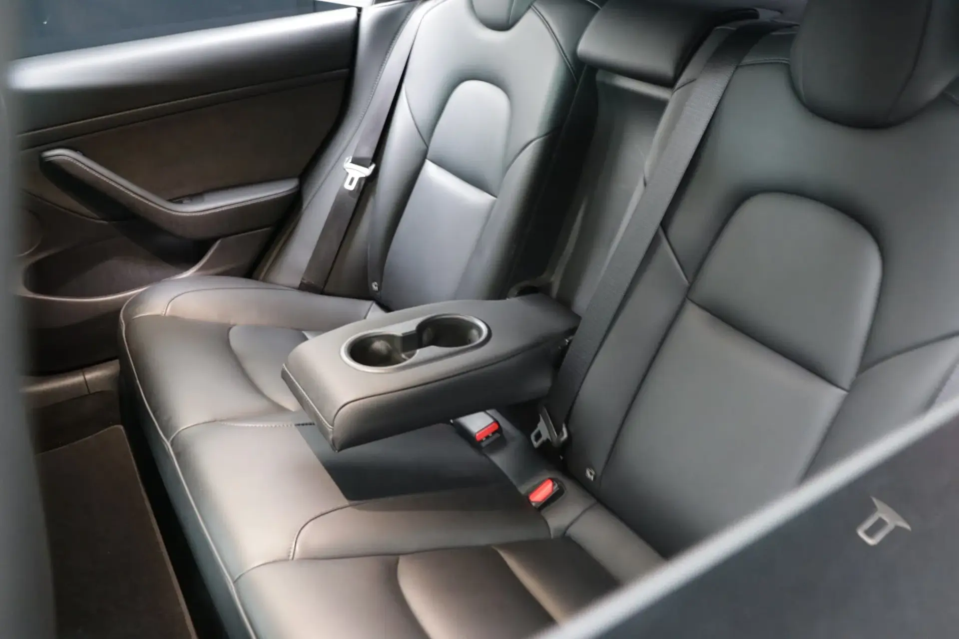 Tesla Model 3 Long Range AWD Dual Motor Performance 10