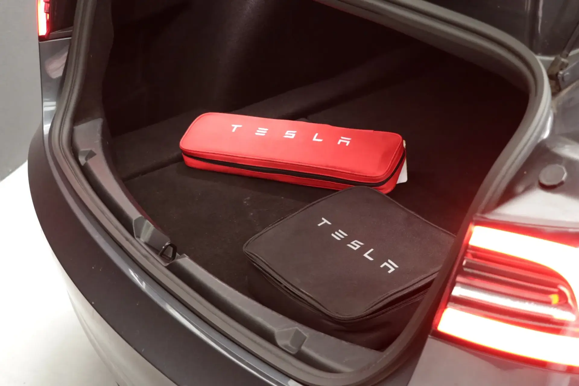 Tesla Model 3 Long Range AWD Dual Motor Performance 16