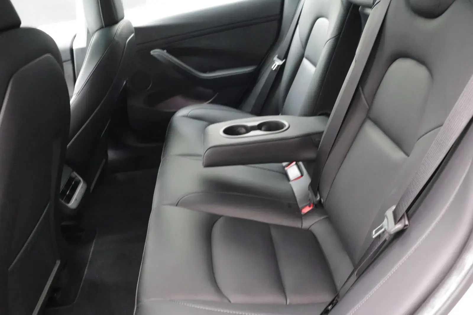 Tesla Model 3 Long Range AWD Dual Motor 7