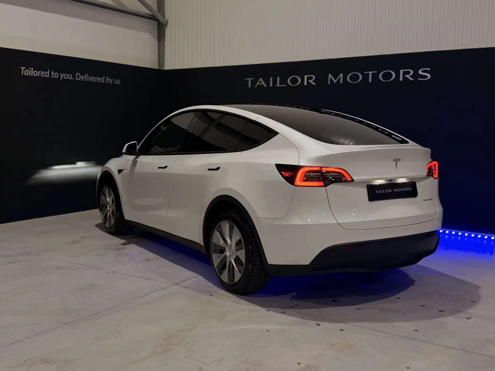 Tesla Model Y Long Range Dual Motor AWD 3