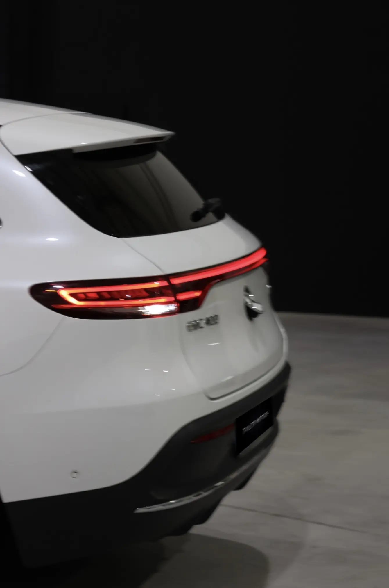 Mercedes-Benz EQC 400 4Matic AMG Line 8