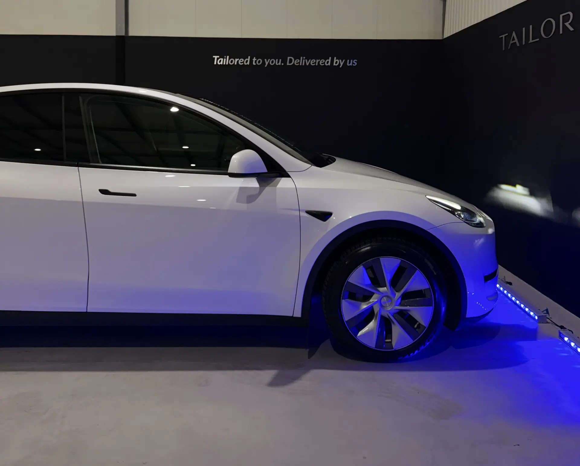 Tesla Model Y Long Range Dual Motor AWD 29