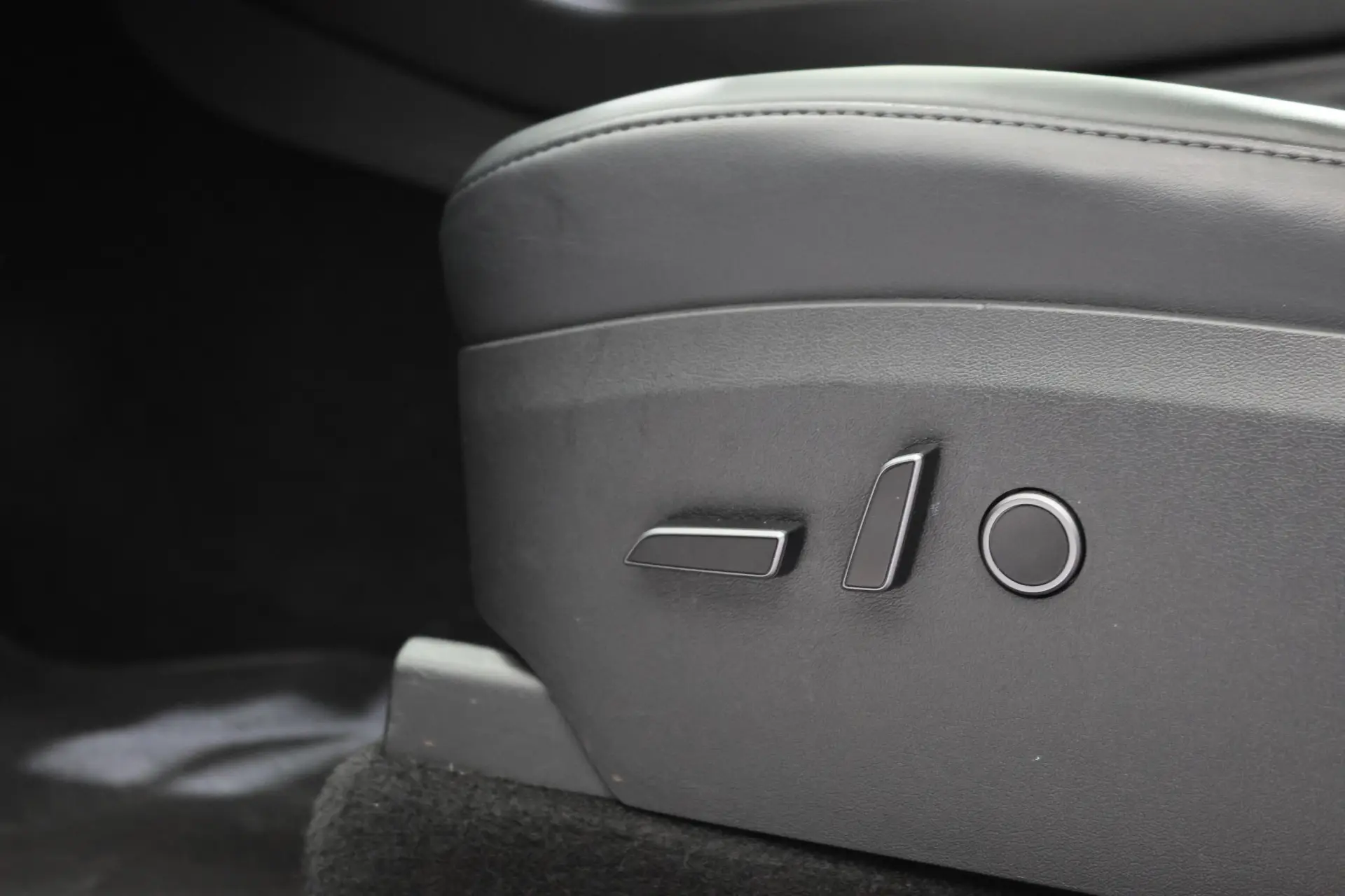 Tesla Model Y Long Range Dual Motor AWD 20