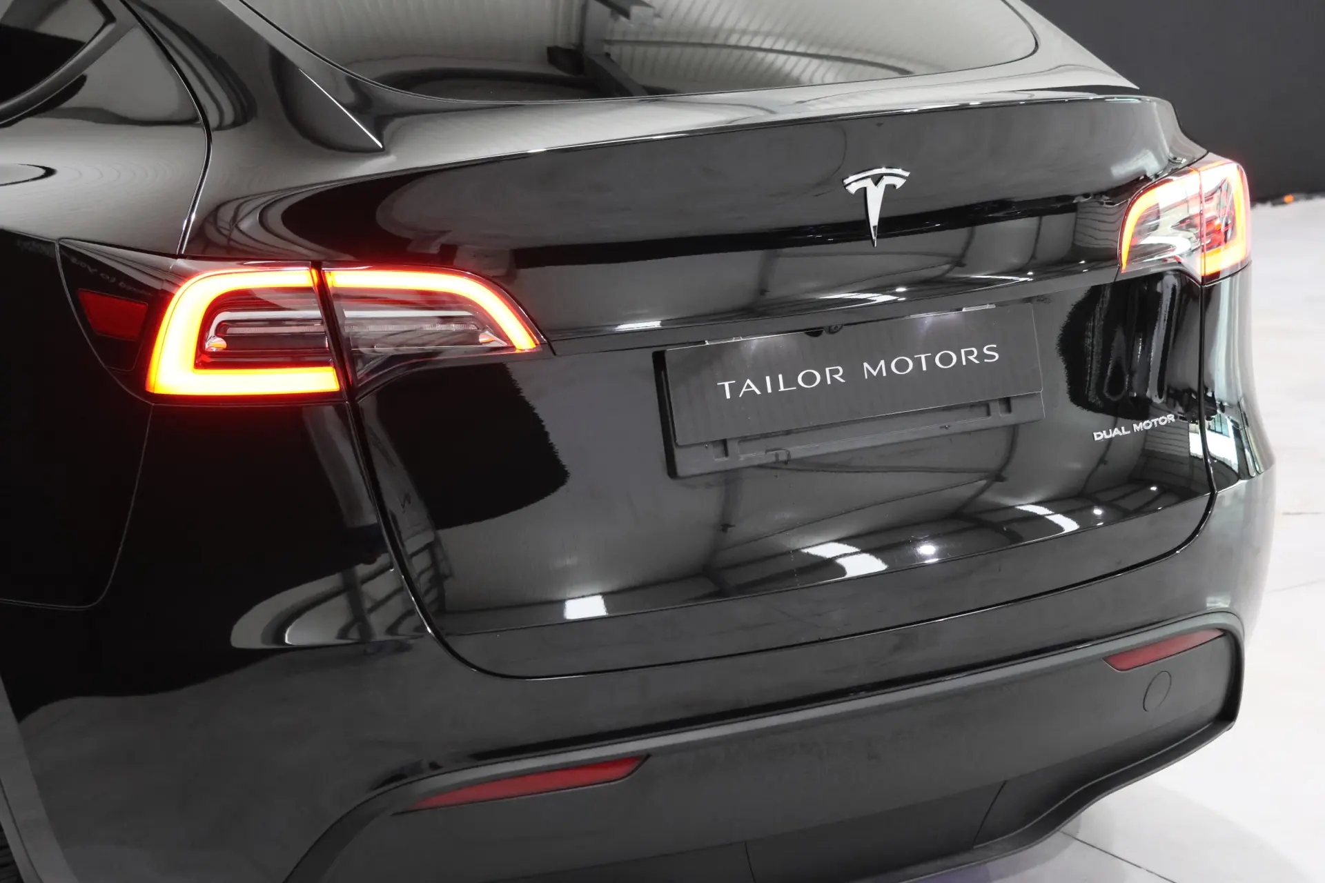 Tesla Model Y Long Range Dual Motor AWD 11