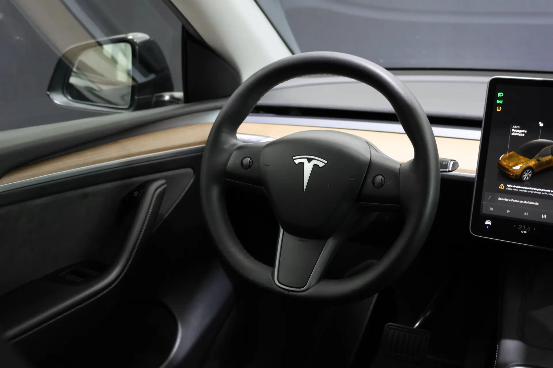 Tesla Model Y Long Range Dual Motor AWD 23