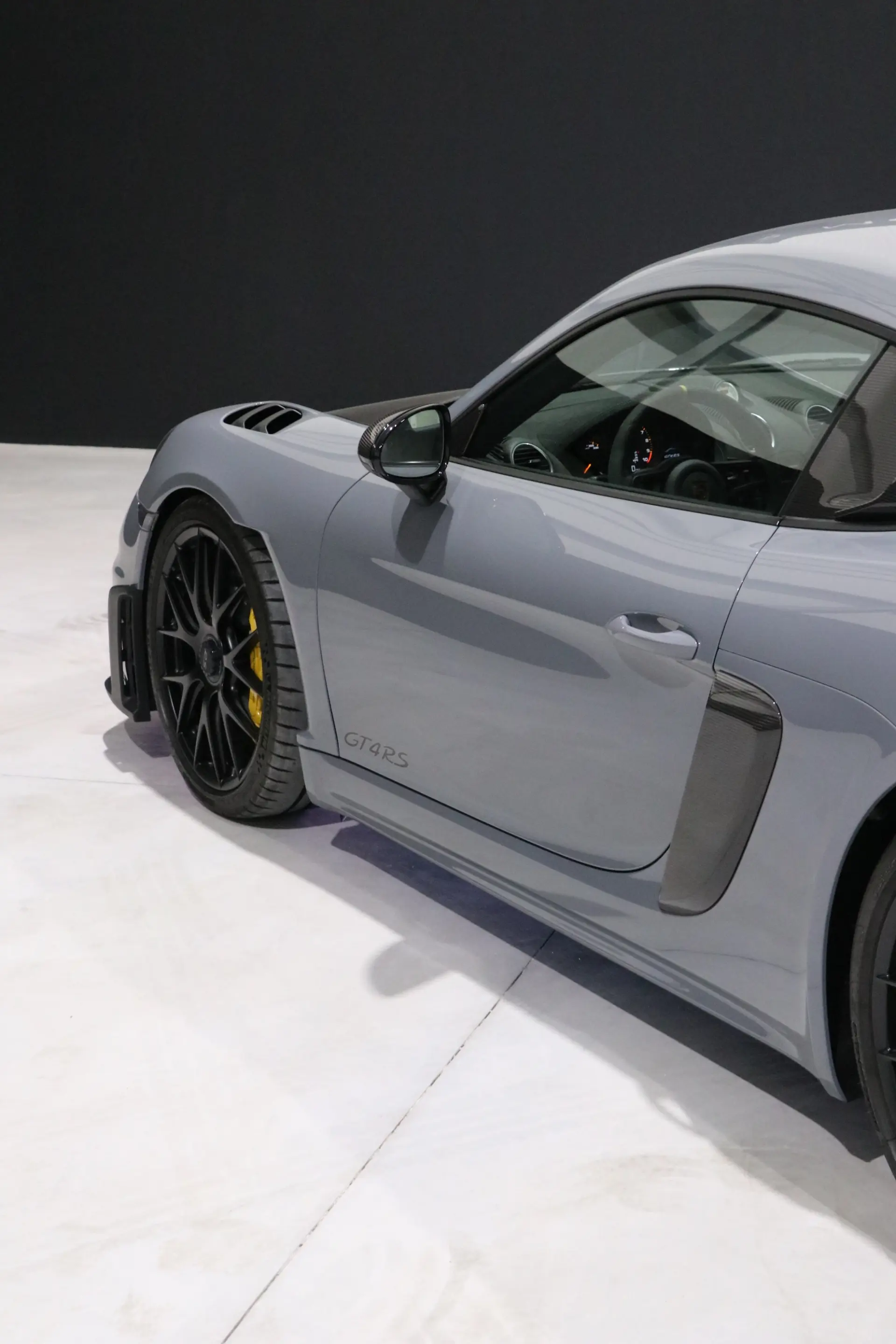 Porsche 718 Cayman 7