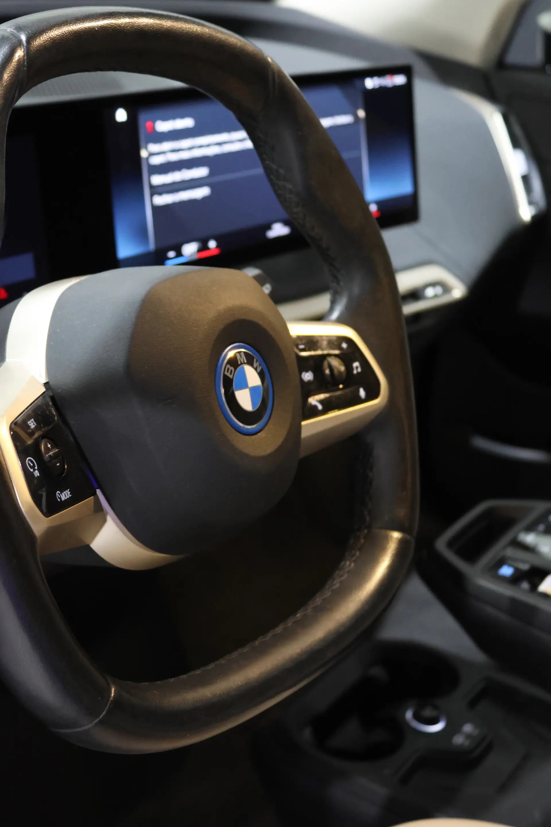 BMW iX xDrive 40 Pack Desportivo 14