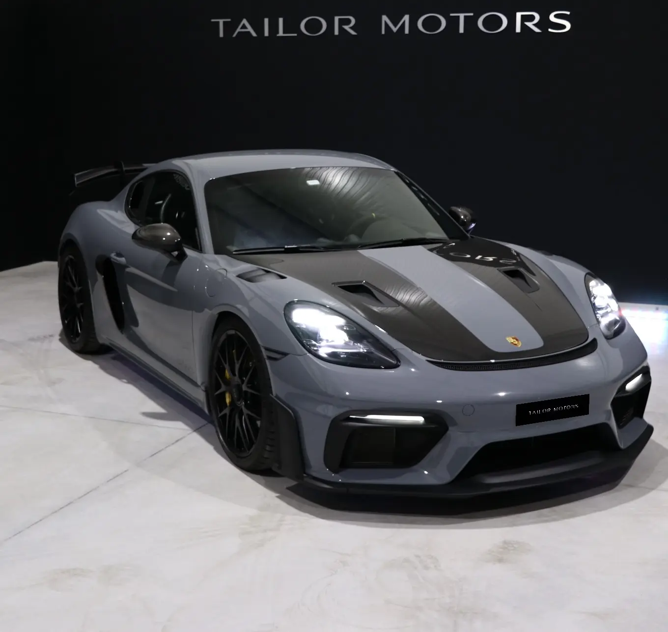 Porsche 718 Cayman 1