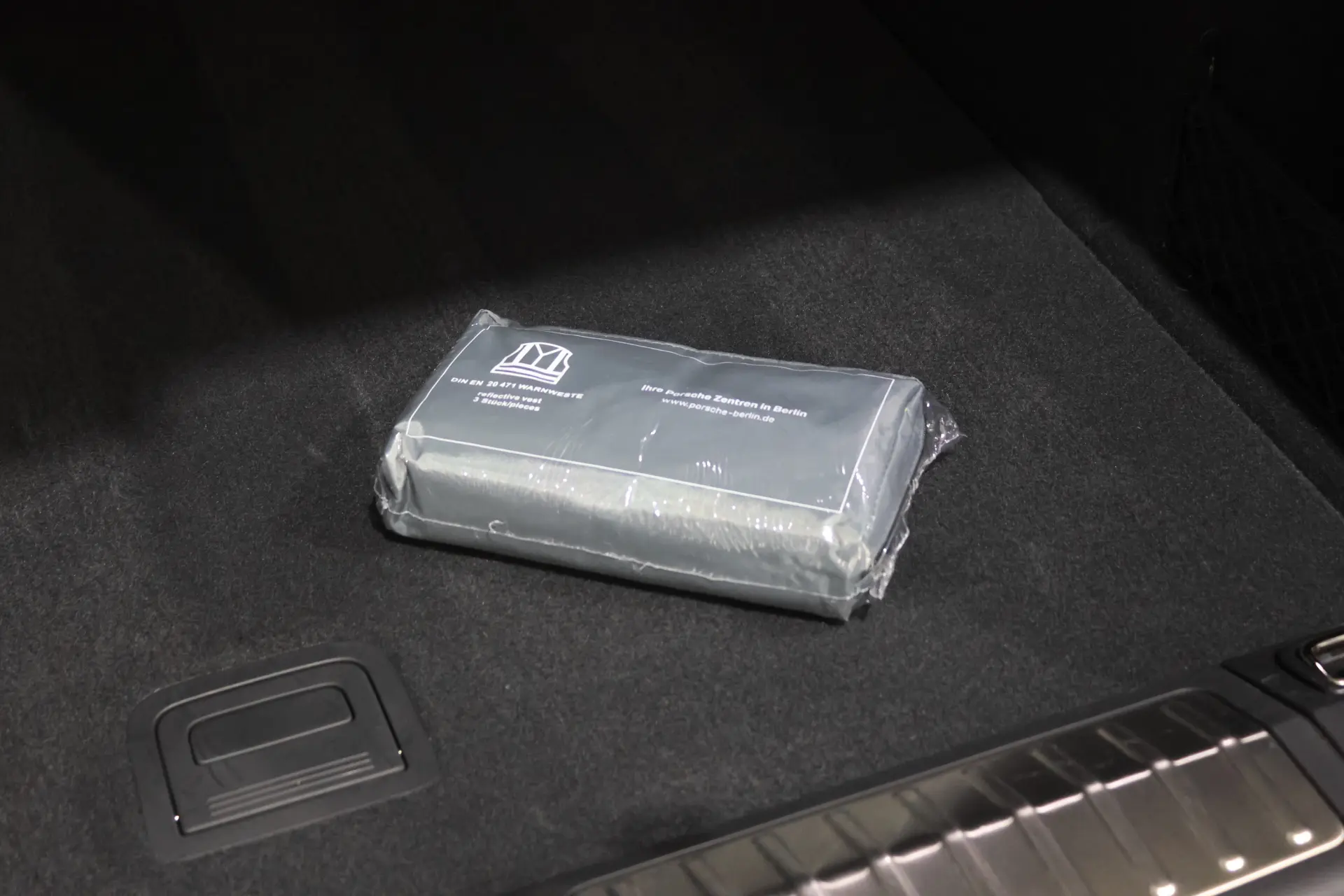Porsche Macan Electric 21