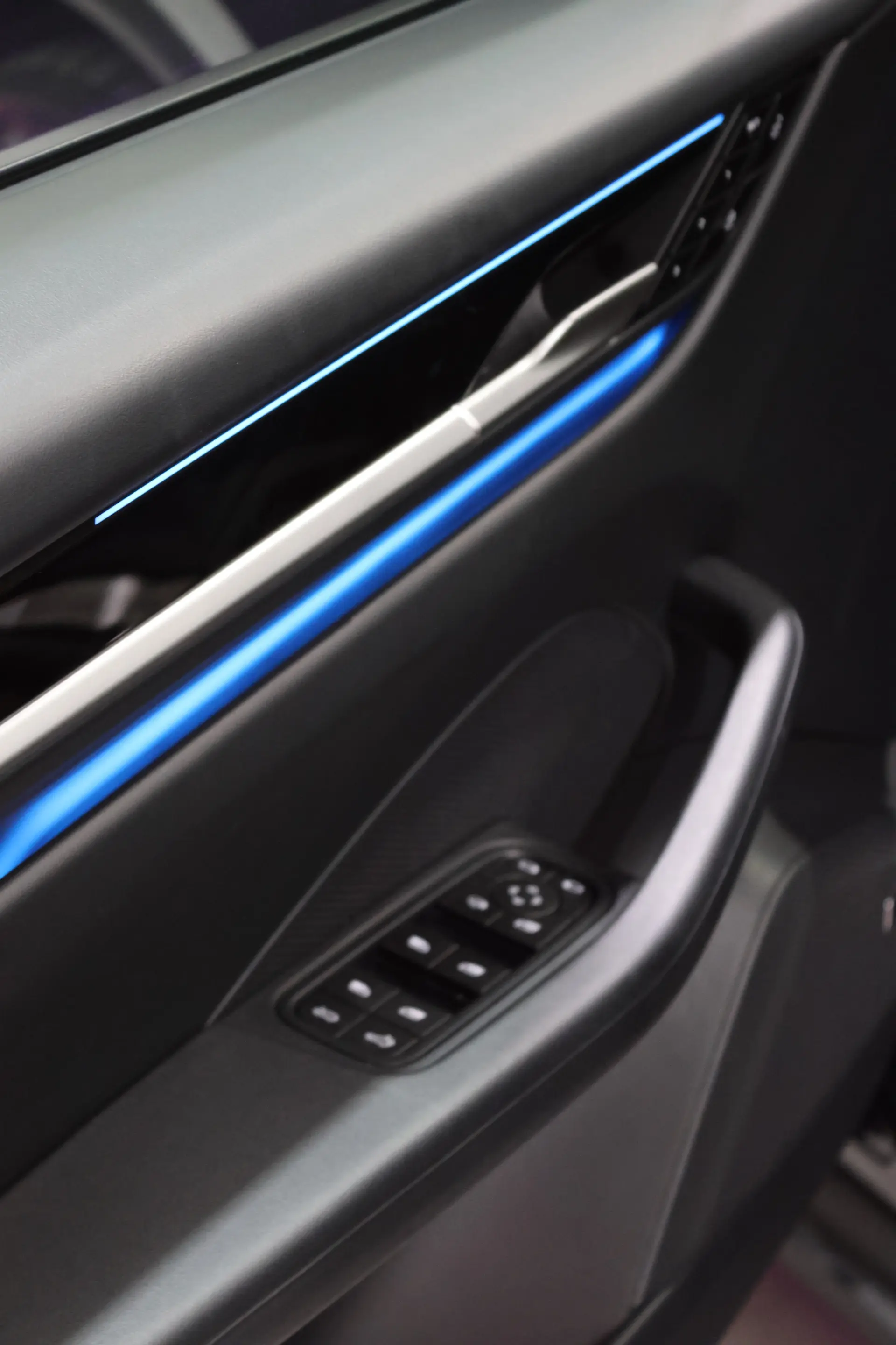 Porsche Macan Electric 10