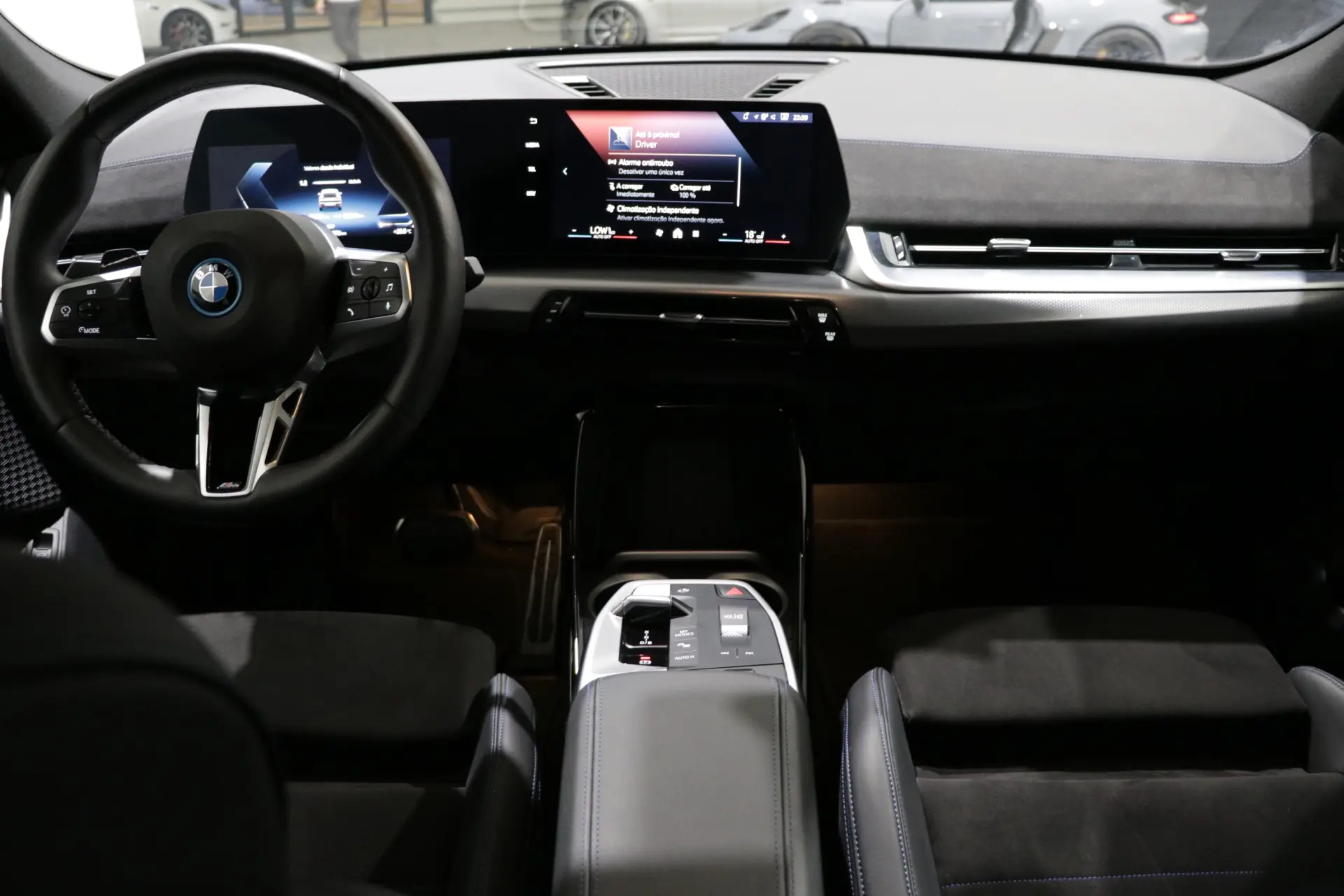 BMW iX2 eDrive20 Pack Desportivo M Pro 9