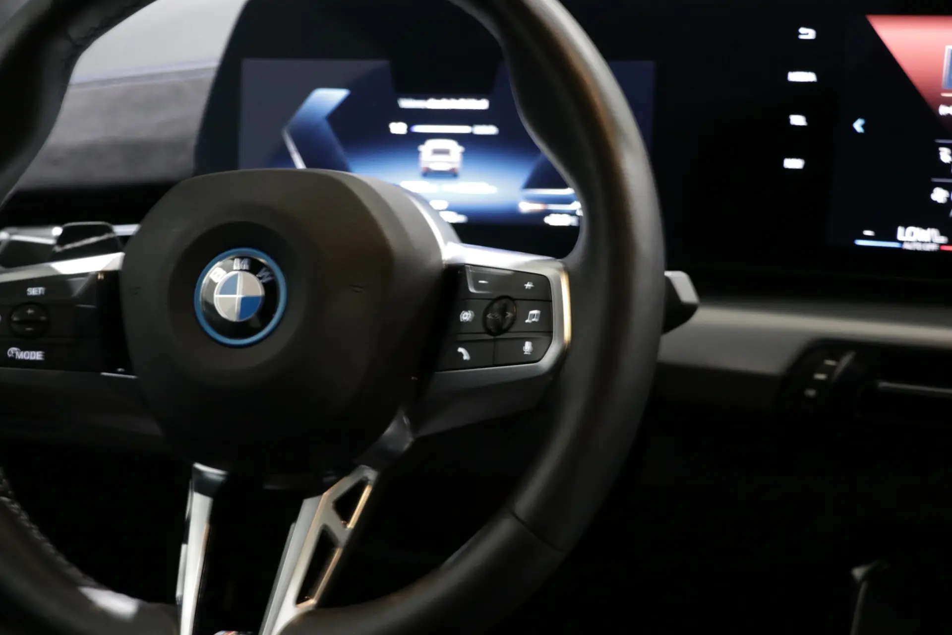 BMW iX2 eDrive20 Pack Desportivo M Pro 11