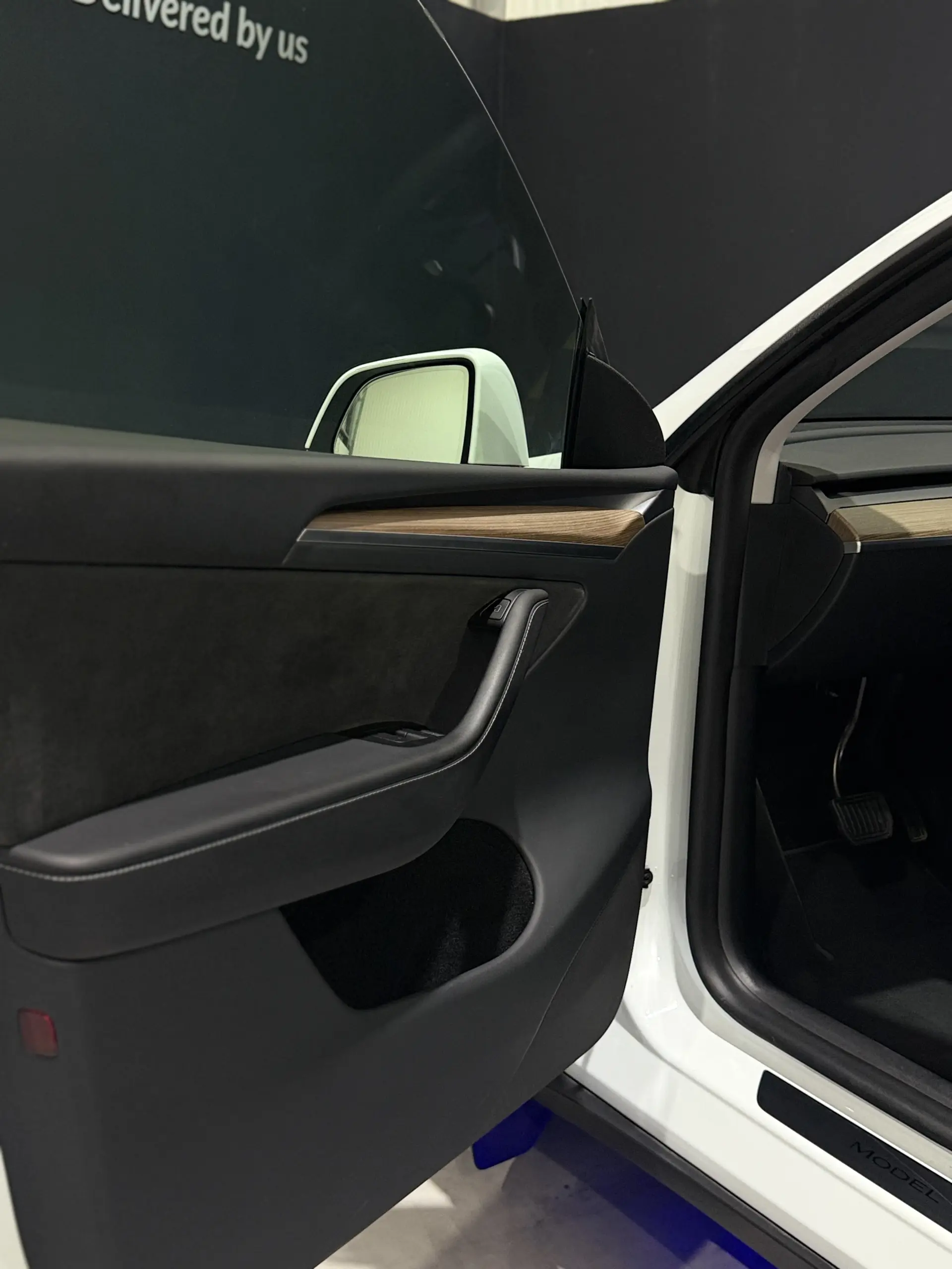 Tesla Model Y Long Range Dual Motor AWD 11