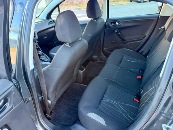 Peugeot 208 null 7