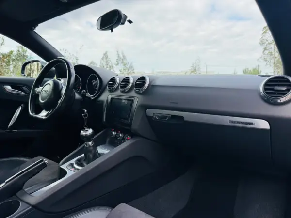 Audi TT Coupé 2.0 TDI quattro S-line 28