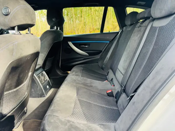 BMW 320 d Pack M Auto 37