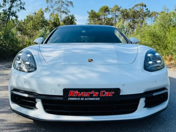 Porsche Panamera Sport Turismo 4 E-Hybrid 5