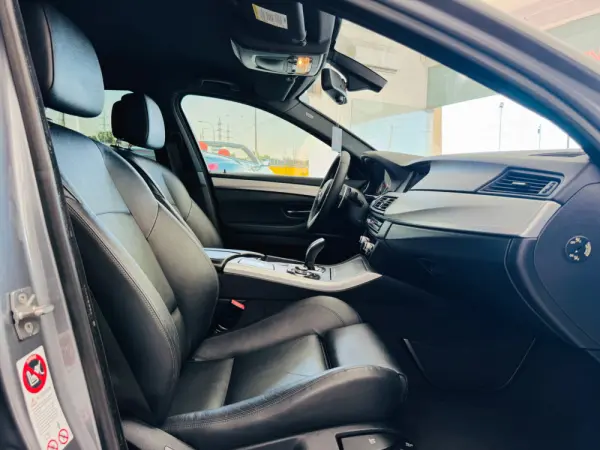 BMW 520 d Pack M Auto 34