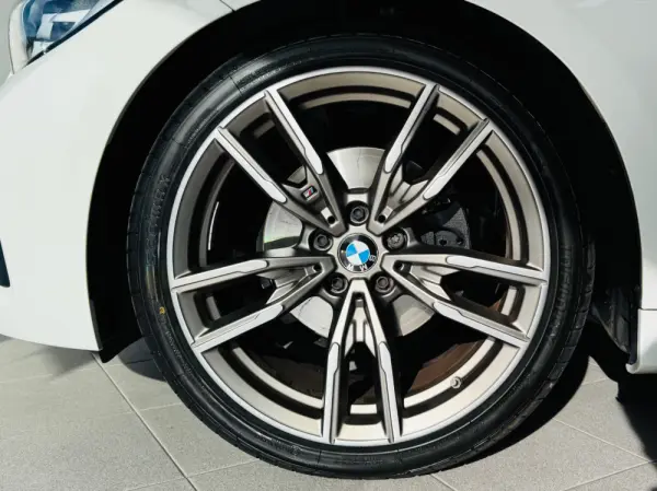 BMW 320 d Aut. Advantage 4