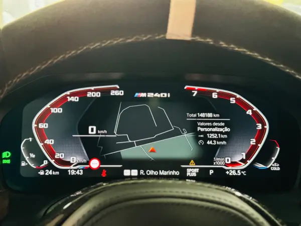 BMW M240i xDrive Auto 27