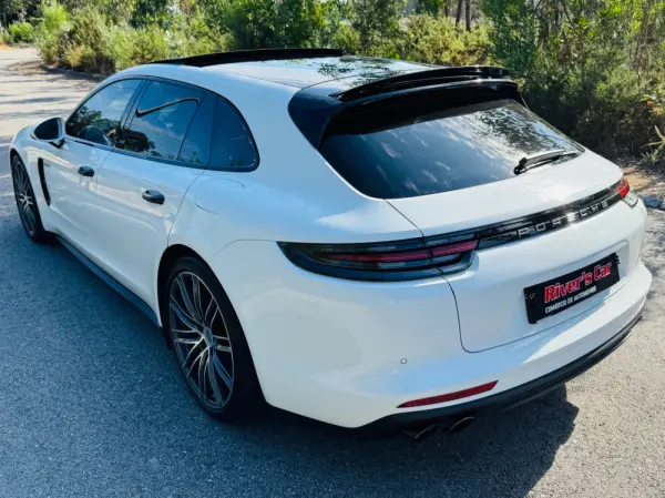 Porsche Panamera Sport Turismo 4 E-Hybrid 16