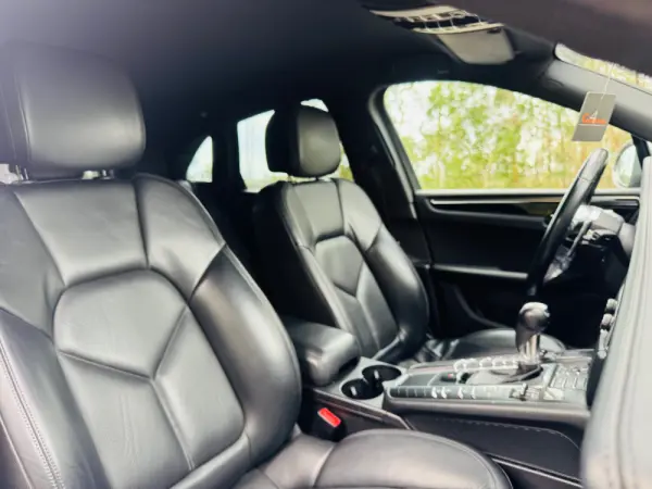 Porsche Macan S 42