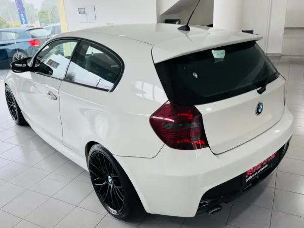 BMW 118 d Pack M 14