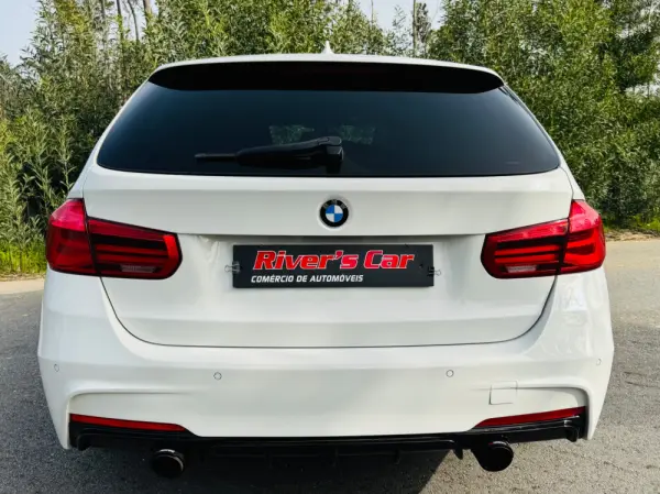 BMW 320 d Pack M Auto 12