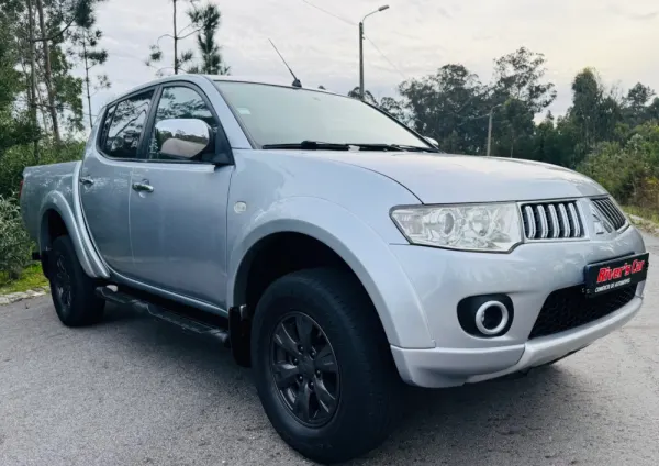 Mitsubishi L200 2.5 DI-D CD Invite AC CC 4WD 8