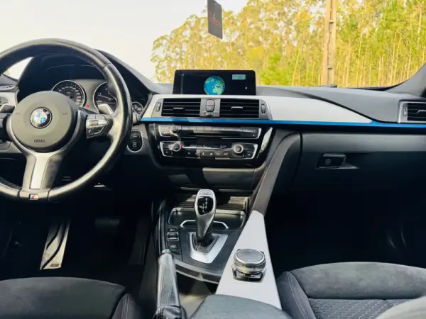 BMW 320 d Pack M Auto 29