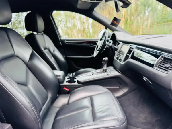 Porsche Macan S 40