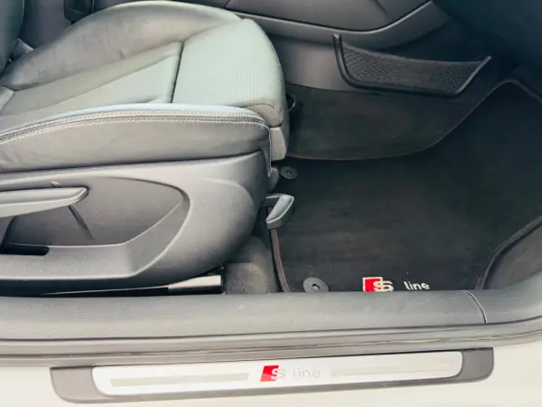 Audi A3 Limousine 2.0 TDI S-line 39