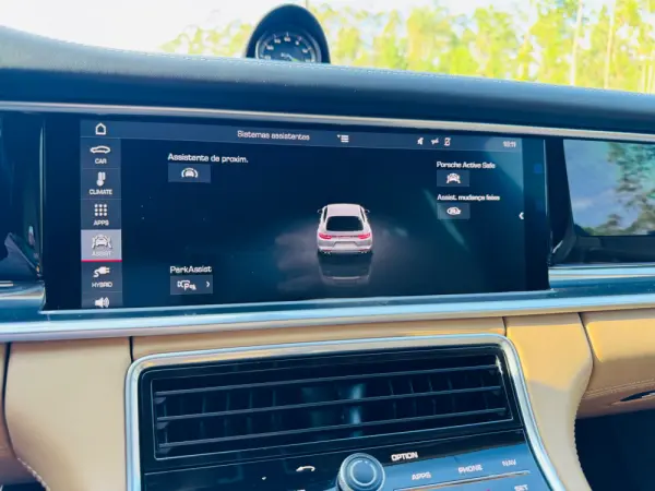Porsche Panamera Sport Turismo 4 E-Hybrid 42