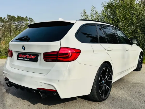 BMW 320 d Pack M Auto 10