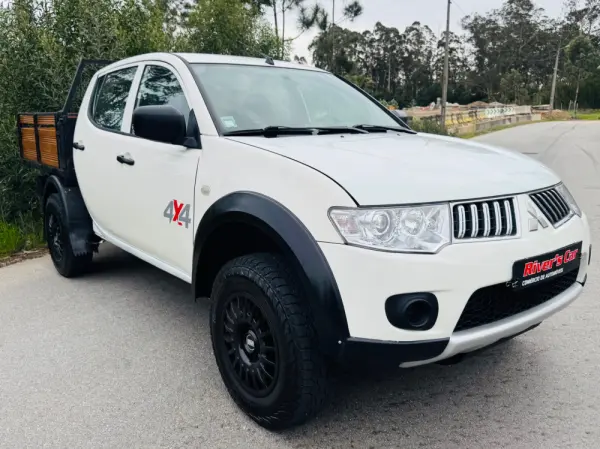 Mitsubishi L200 2.5 DI-D CD Intense AC/JLL 6