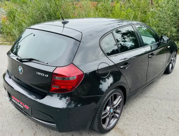 BMW 120 d Pack M 11
