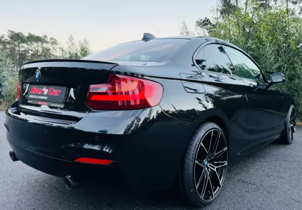 BMW 220 d Pack M Auto 11